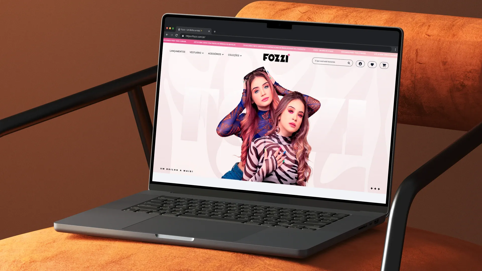 Loja Fozzi em um notebook, com a nova identidade visual